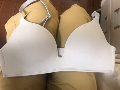 发货速度超级快,隔天就到了~ 第一次淘宝上认真的评价,内衣很舒服,很贴身!良心商家,绝对推荐 发货速度超级快,隔天就到了~ 第一次淘宝上认真的评价,内衣很舒服,很贴身!良心商家,绝对推荐