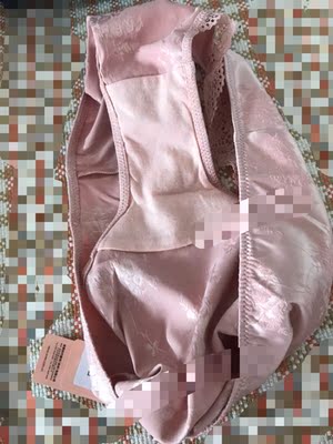 感觉买大了。小一码应该也能穿。 感觉买大了。小一码应该也能穿。