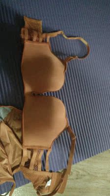 内衣还好 内裤太一般了 没穿呢 刚洗 以后追评吧