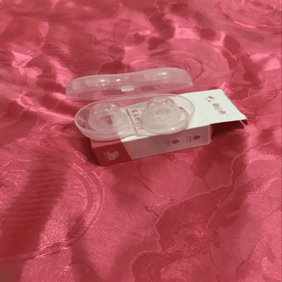 一体化的很方便，材质也很好，物流挺快的。吸力挺大的，好好弄也不错，我会坚持用的，希望有所效果吧！想买的亲们可以试试哦！东西收到了，硅胶材质柔软又耐用，消毒清洗也很方便，搭配独立的收纳盒卫生方便携带。用过一次感觉还行，过段时间在回来追评收到了宝贝很好，还有独立的一个小盒子装着，物流包装的也很好的外面看不出是什么,质量很好,快递不错,包装很好,态度不错,性价比很高