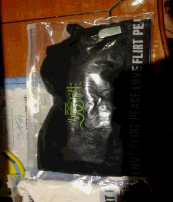 宝贝很好，女儿很喜欢，穿上很合适，值得购买很舒服，也不担心肩带露不错，孩子很喜欢，很舒服是全棉的材质 只是我以前在别家买的里面的海绵是连在一起的 洗的时候不容易跑成一团 他家海绵是分下来的 比较薄 不知道洗过什么样 等洗过追评大小合适穿着舒服很满意第二次买了，物美价廉，服务态度好，值得信赖纯棉很好，穿着很舒服，不掉色孩子非常喜欢，满意不错，运动型，女儿穿了很舒服女儿喜欢，穿着舒服。质量很好穿着舒适今天又下单了一件哈穿着很舒服，布料很好，很喜欢！给孩子买的第三件了。质量蛮好的。穿着舒适。不错??货收到了，质量很好，是纯棉的，女儿穿的很舒服！！