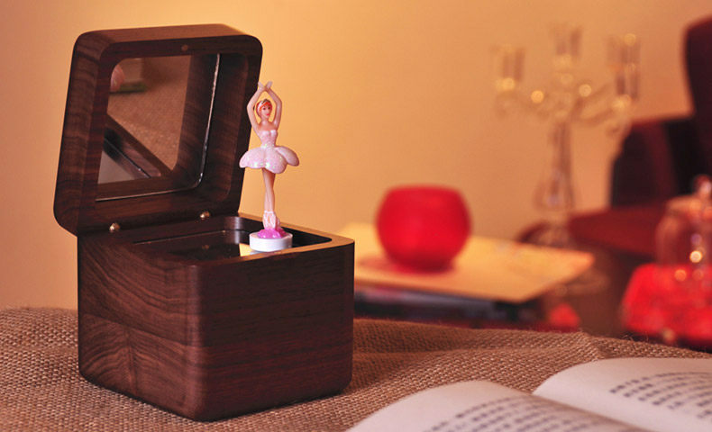 跳舞音乐盒七夕礼物男木质音乐盒定制男生生日礼物芭蕾音乐盒