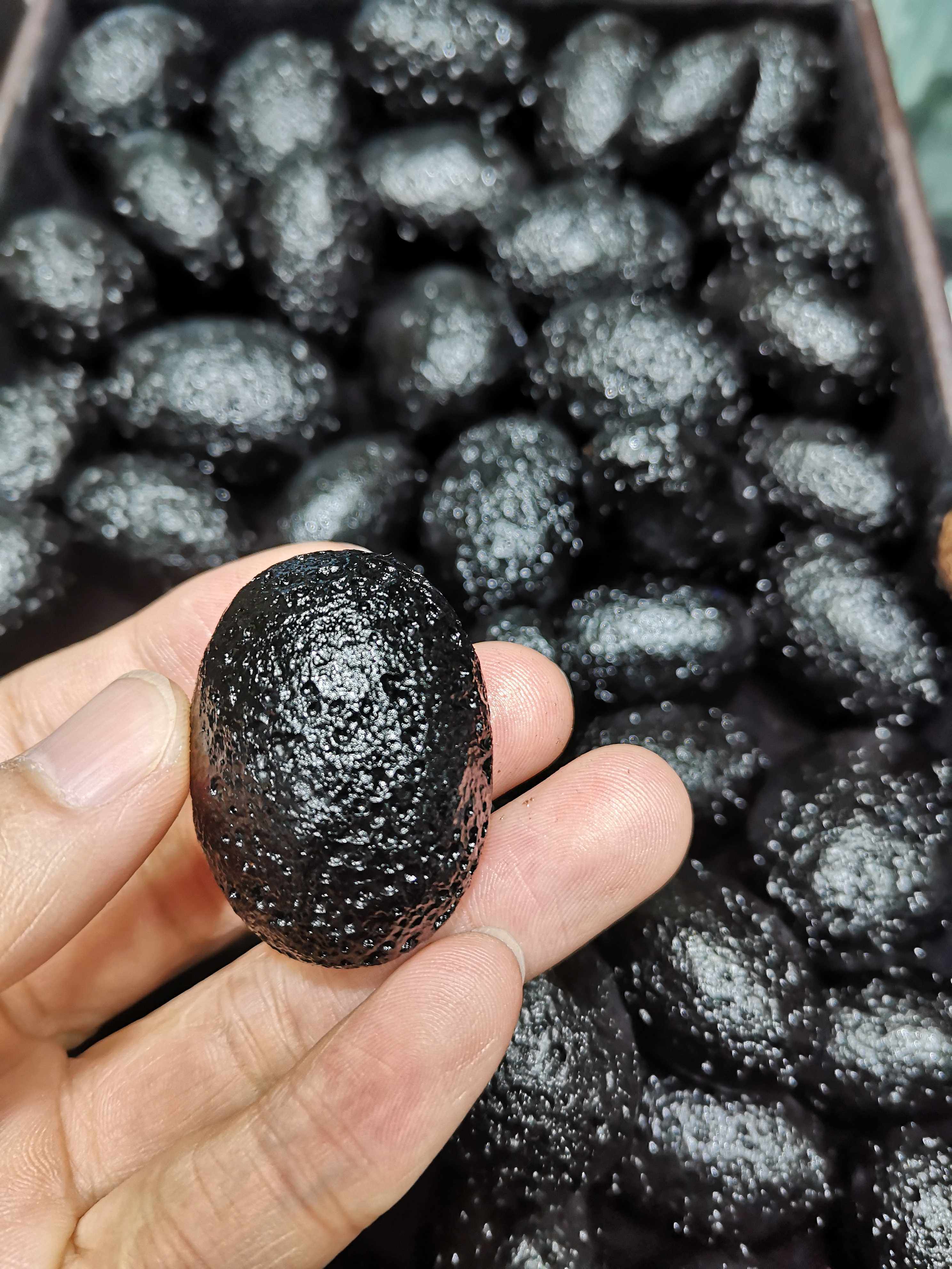 天然 黑陨石原石玻璃陨石雷公墨泰国陨石吊坠