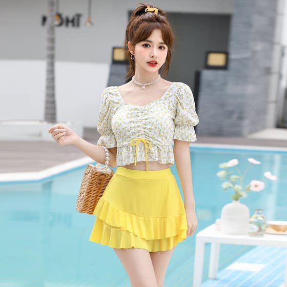2025 new Korean version split floral swimsuit women's two-piece vacation swimsuit gentle and sexy hot spring swimsuit
2025 new Korean version split floral swimsuit women's two-piece vacation swimsuit gentle and sexy hot spring swimsuit