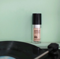 MAKE UP FOR EVER WITHOUT FEAR OF HD LENS MAKEFEI CLEAR Incognito Liquid Foundation R210