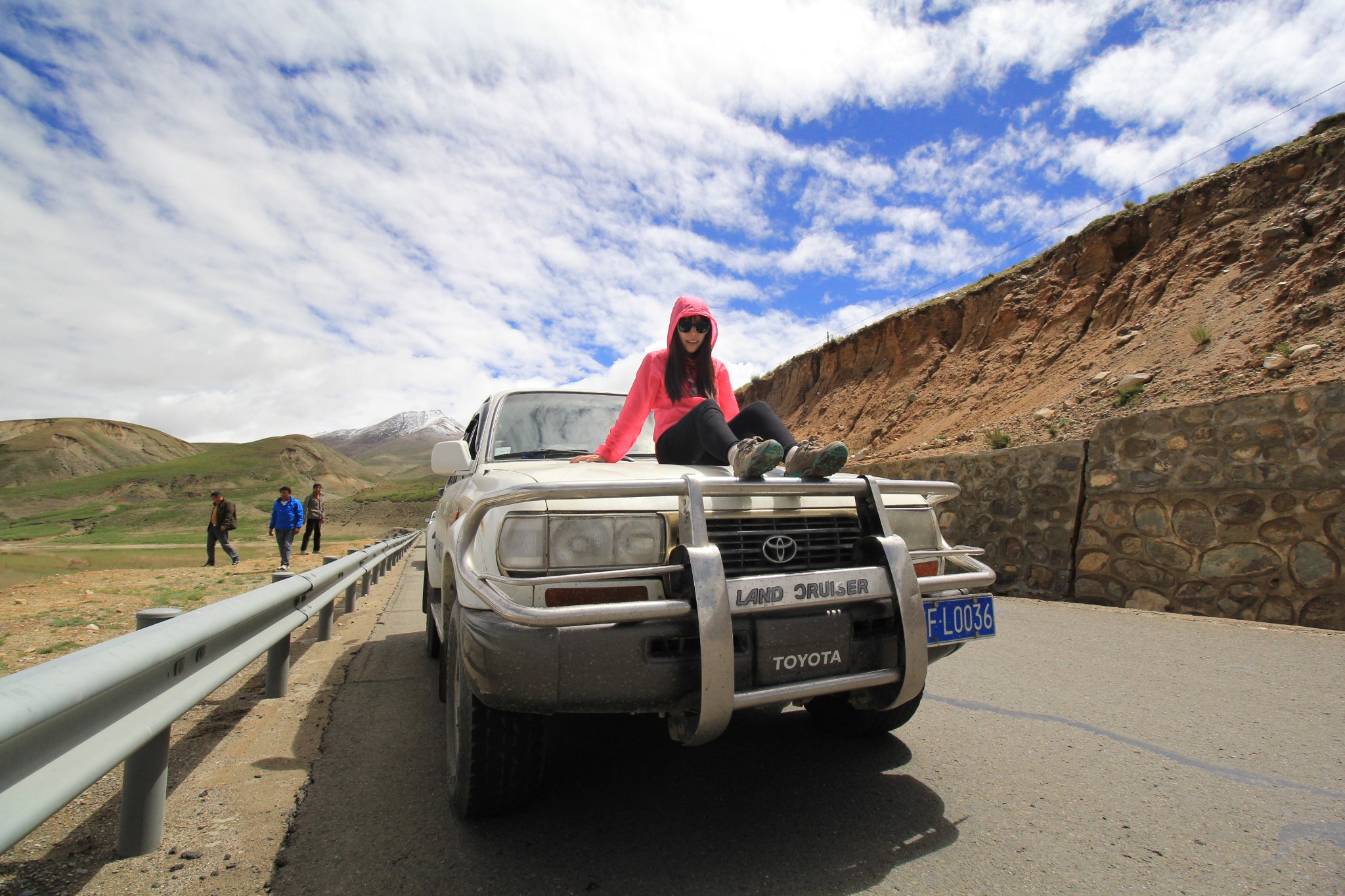 开车自驾游,车辆自救必备物