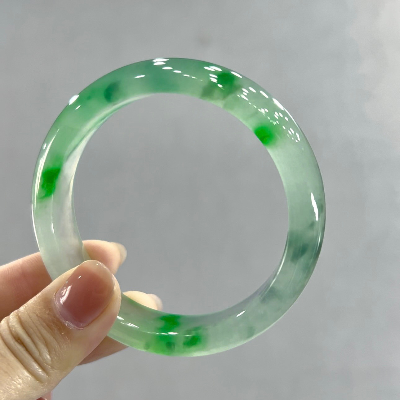 独龙玉高定玻璃种冰阳绿飘花正圈手镯 51.9