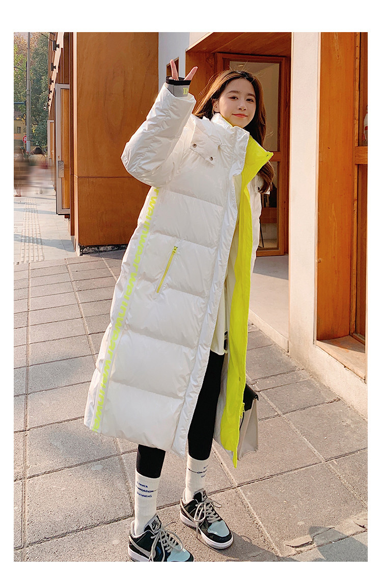 白色亮面免洗羽绒服女冬2023新款宽松中长款加厚过膝白鸭绒外套潮