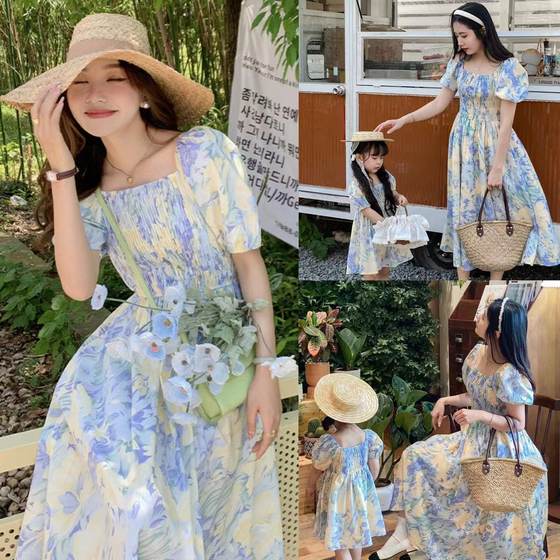French parent -child dress dresses, a family of three summer shirts, Sanya seaside holiday mother and child, mother and child dress
French parent -child dress dresses, a family of three summer shirts, Sanya seaside holiday mother and child, mother and child dress