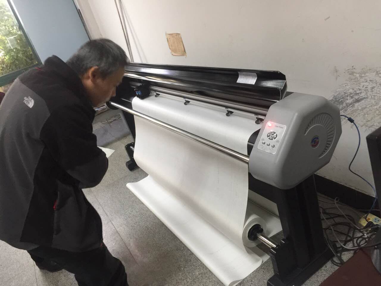 新雳辉腾170cm服装绘图仪喷墨绘图机制版打印机cad双喷裁床唛架机