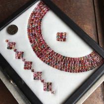 More than 400 grains of Myanmar maogu square cut natural spinel inlay set with Stone