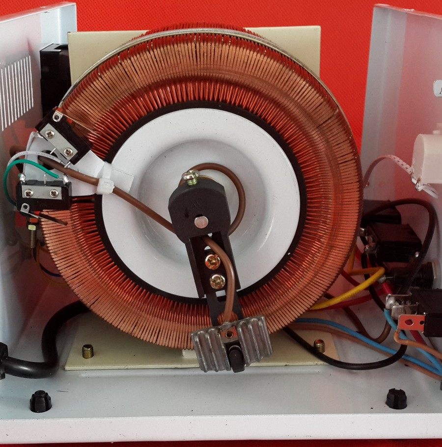 鸿宝svc-5kva 高精度稳压器