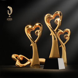 New resin trophy gold-plated high-end crystal trophy custom production creative metal trophy love trophy engraving