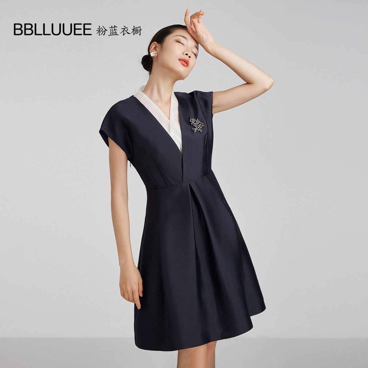 bblluuee 粉蓝衣橱 x型精致轻礼服连衣裙563元包邮