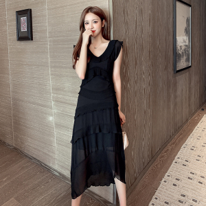 New fashionable black chiffon skirt in summer 2020