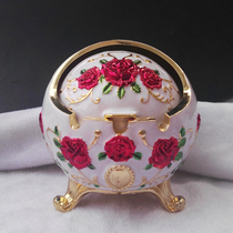 European style covered ashtray multifunctional retro ashtray windproof ashtray metal spherical ashtray