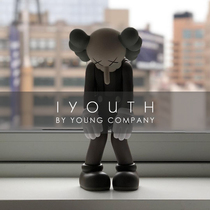 IYOUTH GENUINE AMERICAN KAWS SMALL LIE LIMITED BLACK CURRY GREY LONG NOSE LIMITED HAND PAPARAZZI