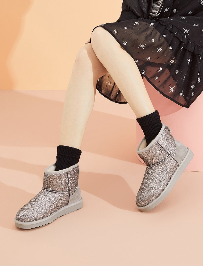 热风雪地靴女冬加绒2019新款百搭保暖棉鞋时尚亮片短靴女h89w9423