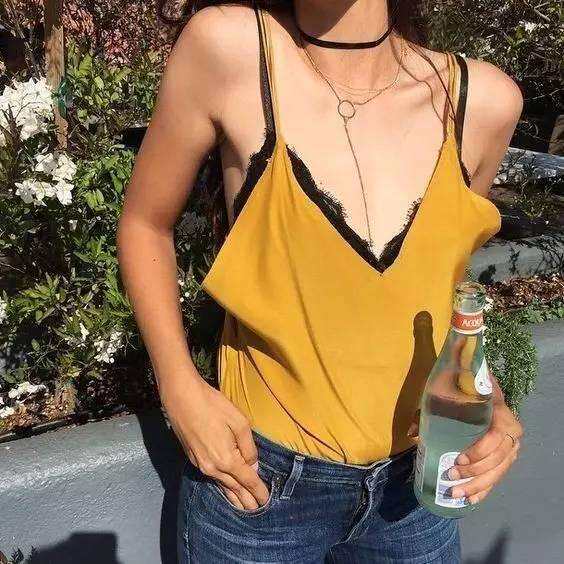 这种穿法简直了,没谁了,这种平胸妹子穿真的超级美啊!