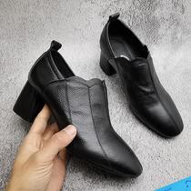 Brand withdrawal and clearance treatment 2023 leather female skin shoes coarse heels dressed deep working shoes and leather female shoes