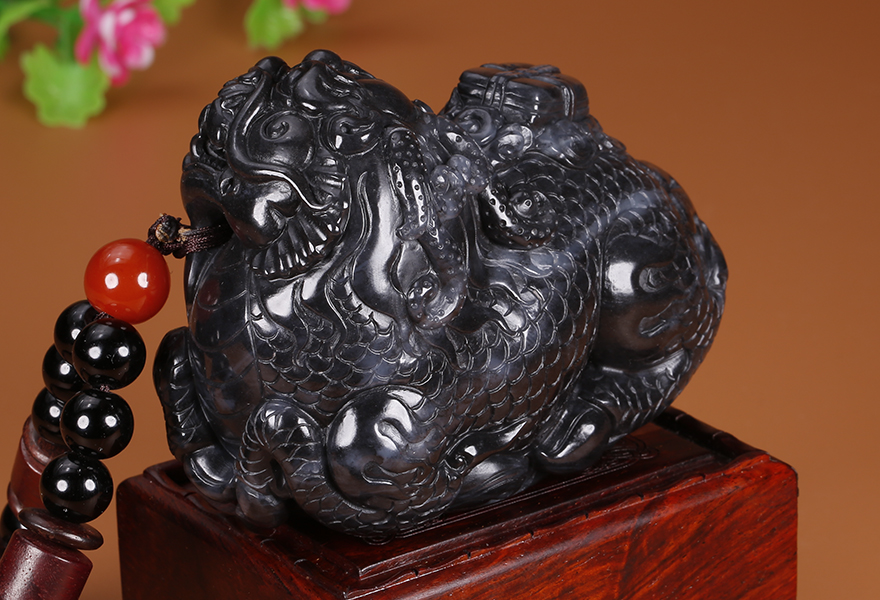 和田玉墨玉麒麟把件454.78克