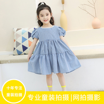 Taobao clothing network red child mode shooting photography service street shooting trend of small potty bean real girl photography Jiasou