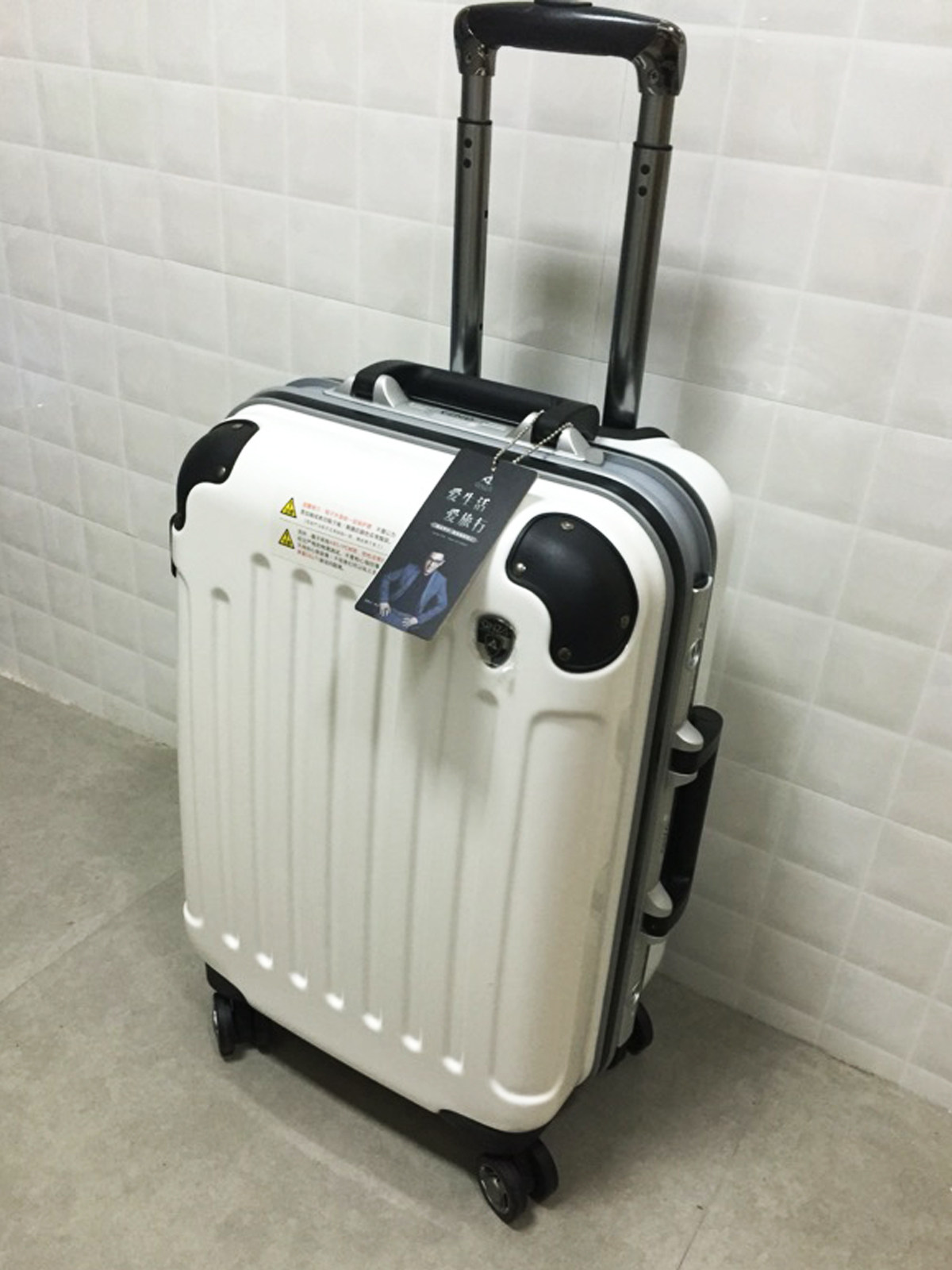 买家秀#很赞!质感很好,拉杆不错,轮子很顺滑,内饰豪华