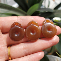 Dialect Hetian Jade giant leak Xinjiang and end material antique cloud pattern carved safe buckle treasure lock pendant A