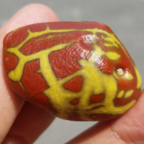 Dialect One-hand Black Mountain soul town shop Xinjiang boutique surface with package pulp Yellow robe plus body Nanhong Yuan stone seed material