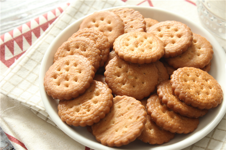 日本进口零食品平野美乐园小圆饼180g 名古屋特产南乳咸味小饼干