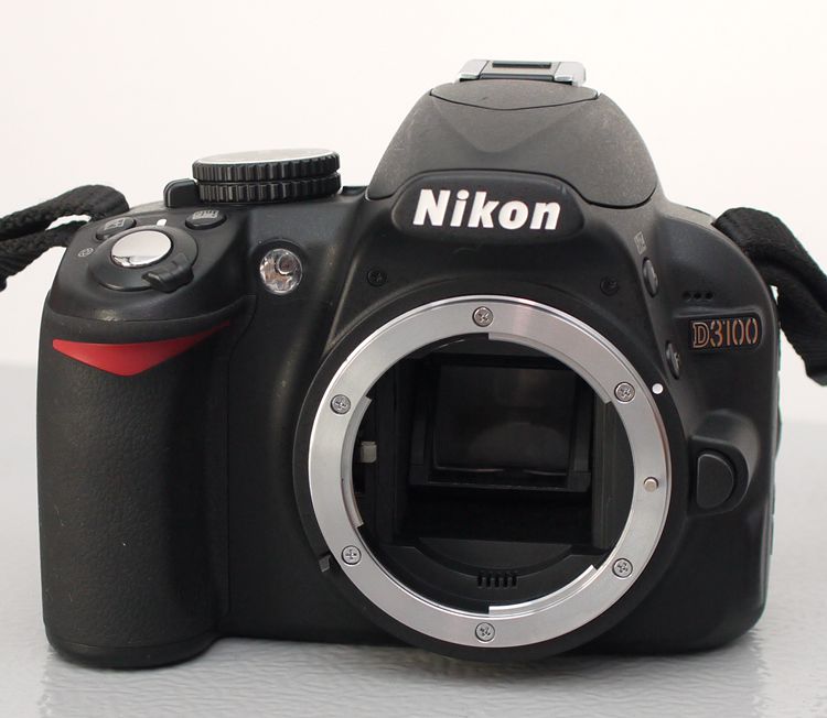 pc数码尼康d3100数码单反相机尼康f100胶卷单反相机18135自动镜头50mm
