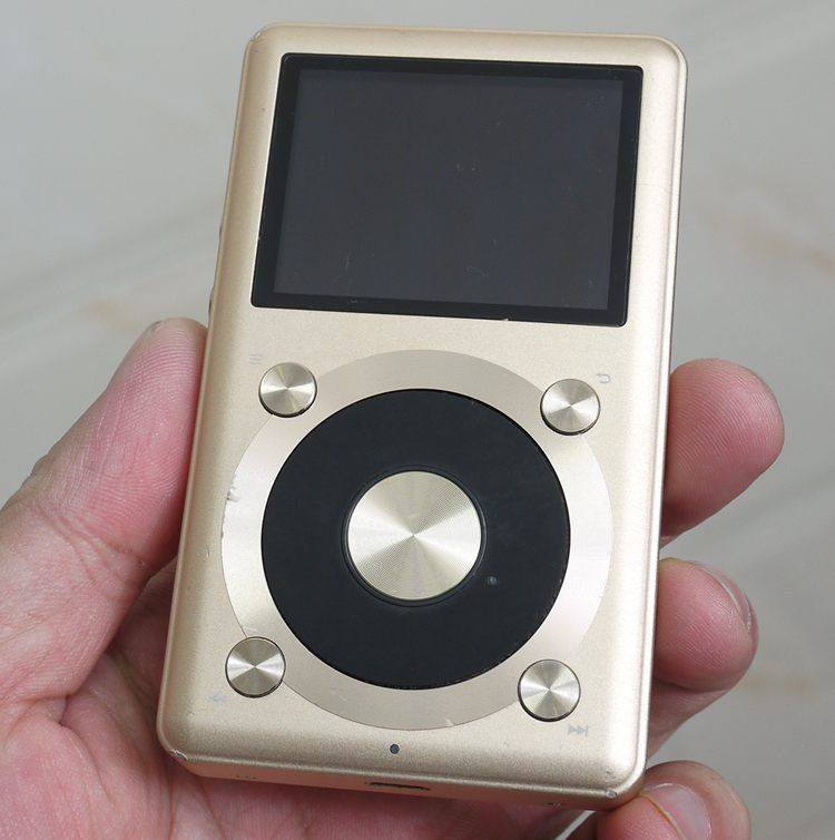 mp3随身听:飞傲 x1;爱国者 mp-e858 ￥70-200