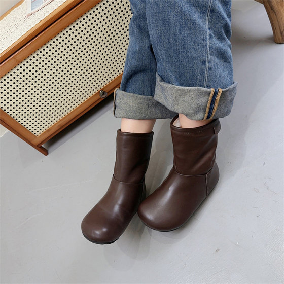 2025 new handmade men's shoes autumn and winter new wool genuine leather versatile round toe fashion boots thick sole cypress boots
2025 new handmade men's shoes autumn and winter new wool genuine leather versatile round toe fashion boots thick sole cypress boots