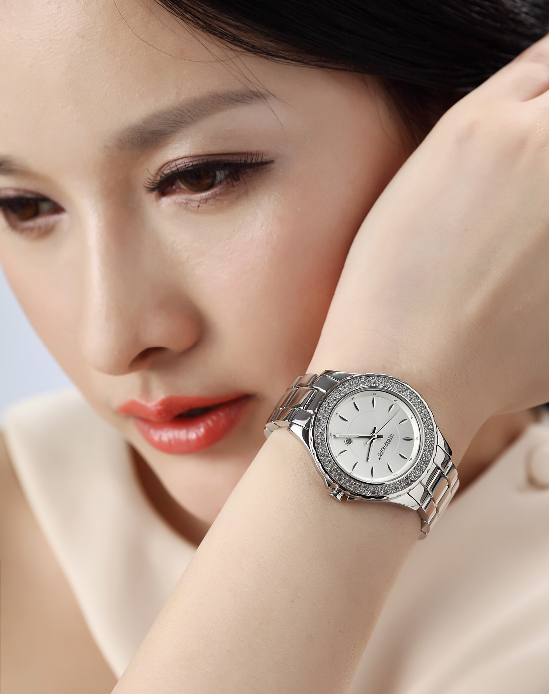 不要以为手表只是男人用来展现个人魅力的玩物,表圈甚至有"不要让女人