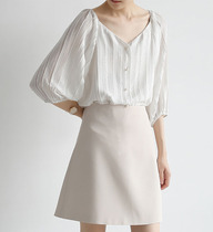 LIMONN temperament elegant v-neck pearl buckle shirt female texture cut sleeve lantern sleeve jacket summer New