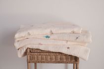 Custom INS Wind Dinosaur Rabbit Embroidery 4-Layer Gauze Cover Blanket Newborn Pure Cotton Bath Towel Breathable Cart Blanket