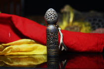 Tibetan old Tibetan seal living Buddha carry high-grade old law seal super large version of cold iron gilt gold lotus pattern old Tibetan seal