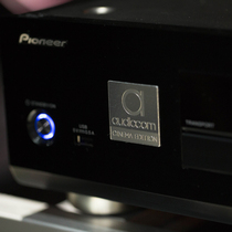 British AUDIOCOM Pioneer LX800Cinema Edition 4K UHD Blu-ray Player