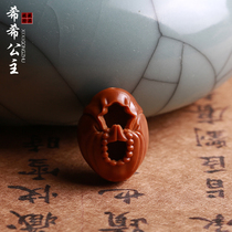 Handmade Olive core without phase Buddha Dharma Single seed Single olive Hu core carving men and women play accessories Back cloud Su Gong