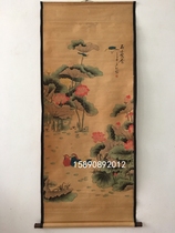 Antique painting celebrity calligraphy painting Chinese painting flower and bird living room decoration painting scroll painting Zhongtang painting lotus Mandarin duck picture 2