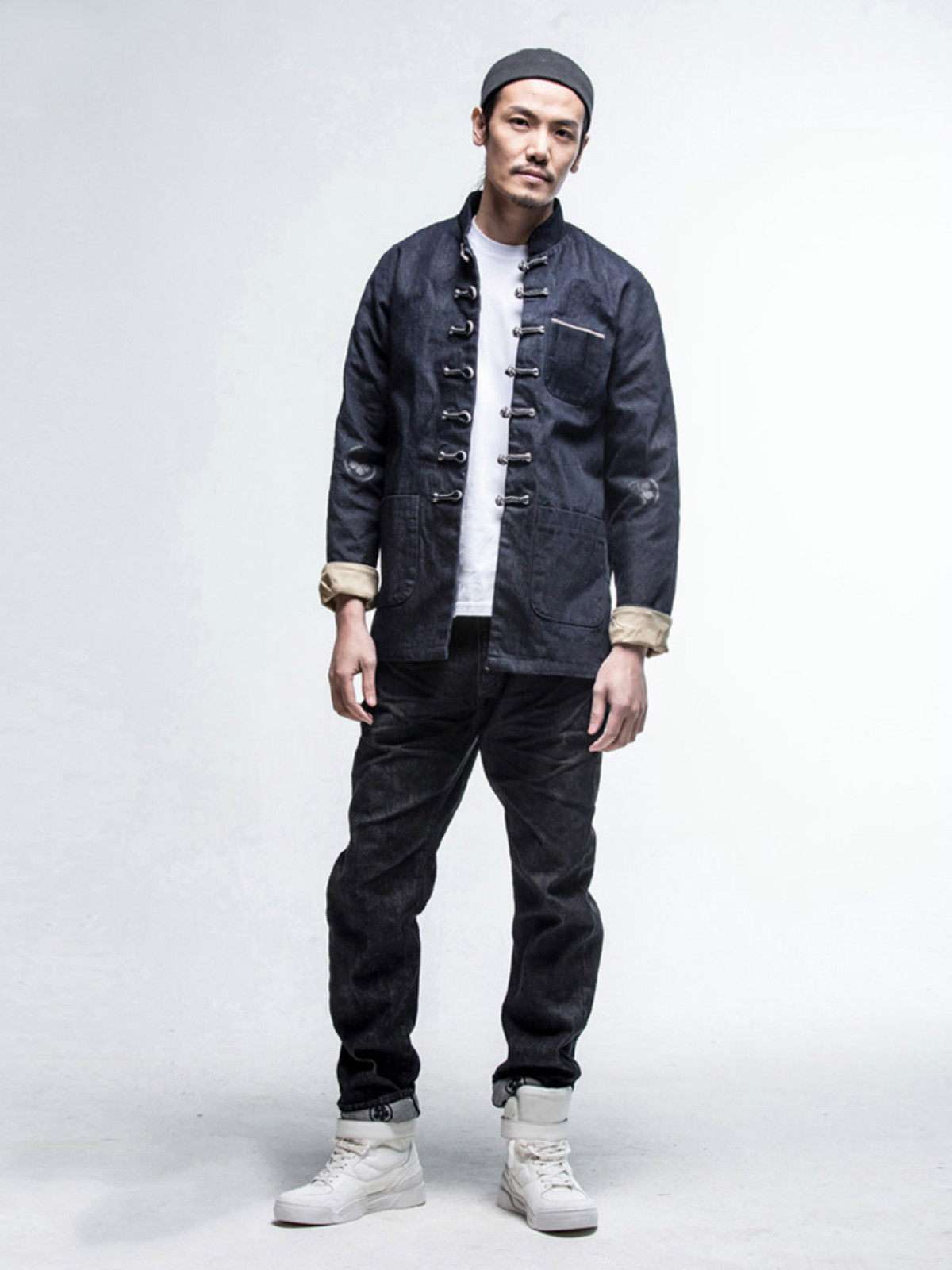 赤耳丹宁唐装外套搭配简单的白t,潮男范.