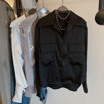 Satin Light Sensation Shirt Woman 2022 Spring new Temperament Grey Ensemble 100 Hitch Slim V Collar Single Row Buttoned Long Sleeve Cardigan