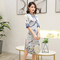 Improved low collar qipao 2022 new stylish elegance and stewardess air brother-in-law young girl chinese wind