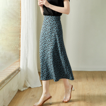 Sandro Svpura is unbound to interpret the focus of womans elegance and romantic ~ temperament