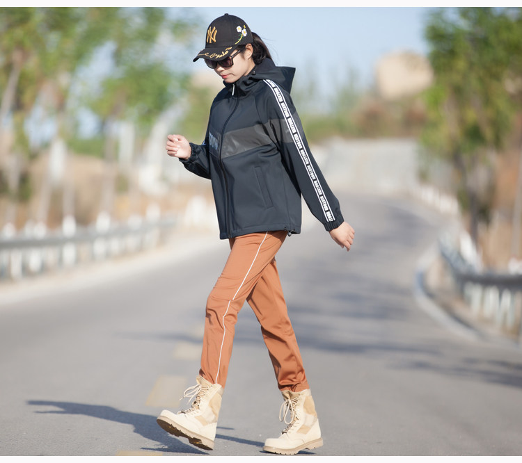 户外冲锋裤女雪地裤加绒加厚冬季运动滑雪裤女工装防水防风登山裤