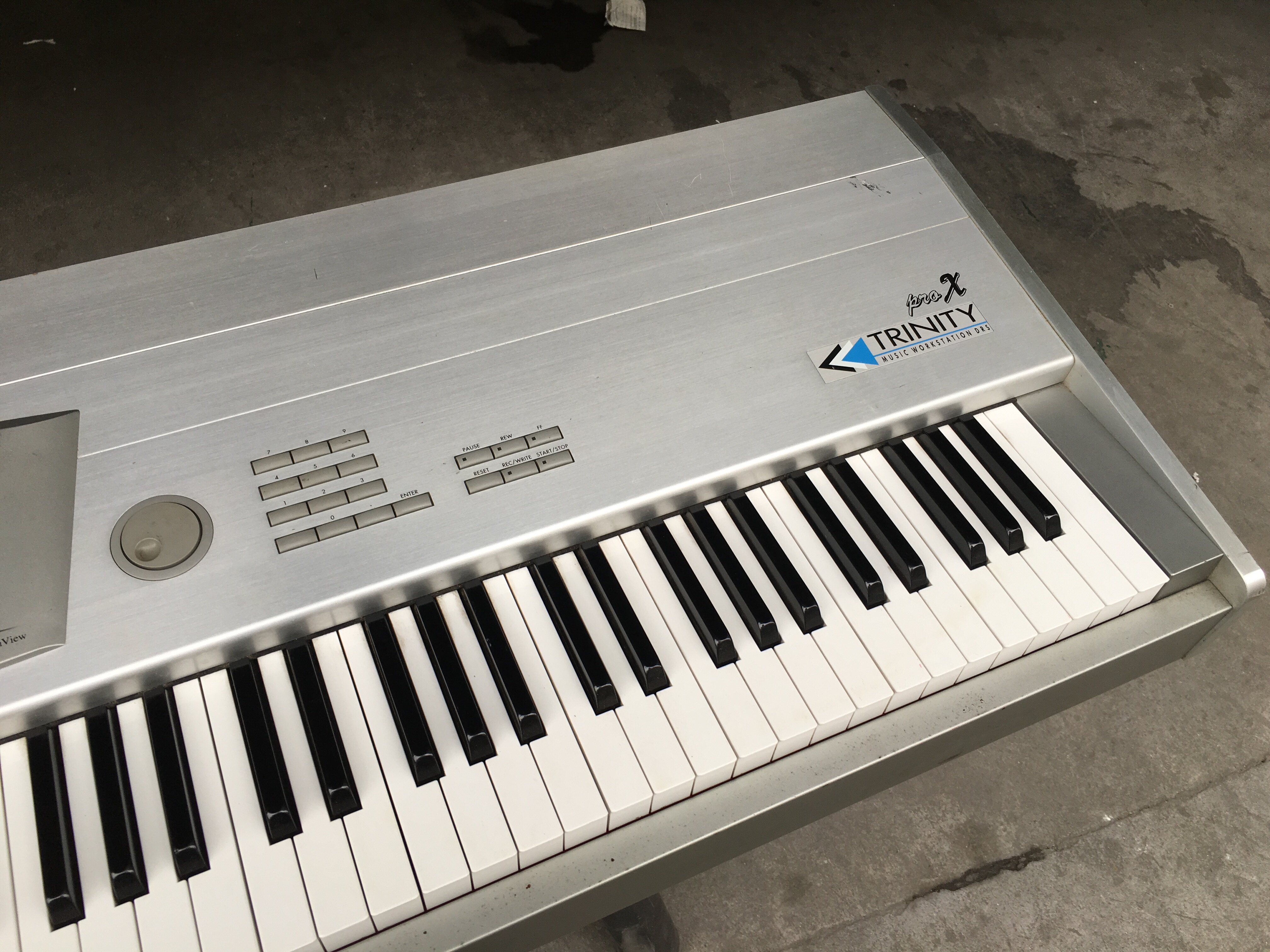 二手korg科音triniy合成器 88键二手合成器带超大屏幕_7折现价4500元