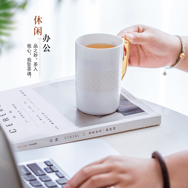 Jingdezhen hollow out the see colour ceramic cups and exquisite manual office cup household drinking water cups white porcelain mugs