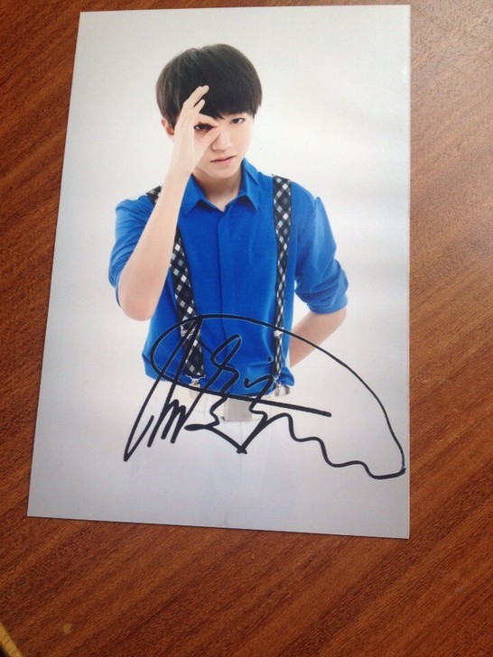 tfboys王俊凯签名照图片
