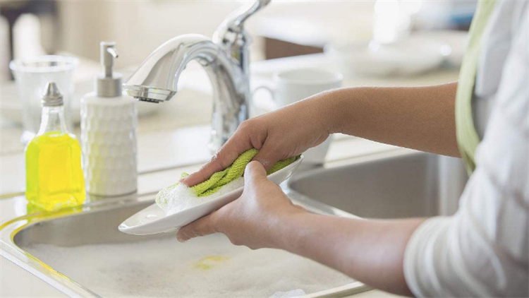 餐具这样清洁,污渍细菌零残留!