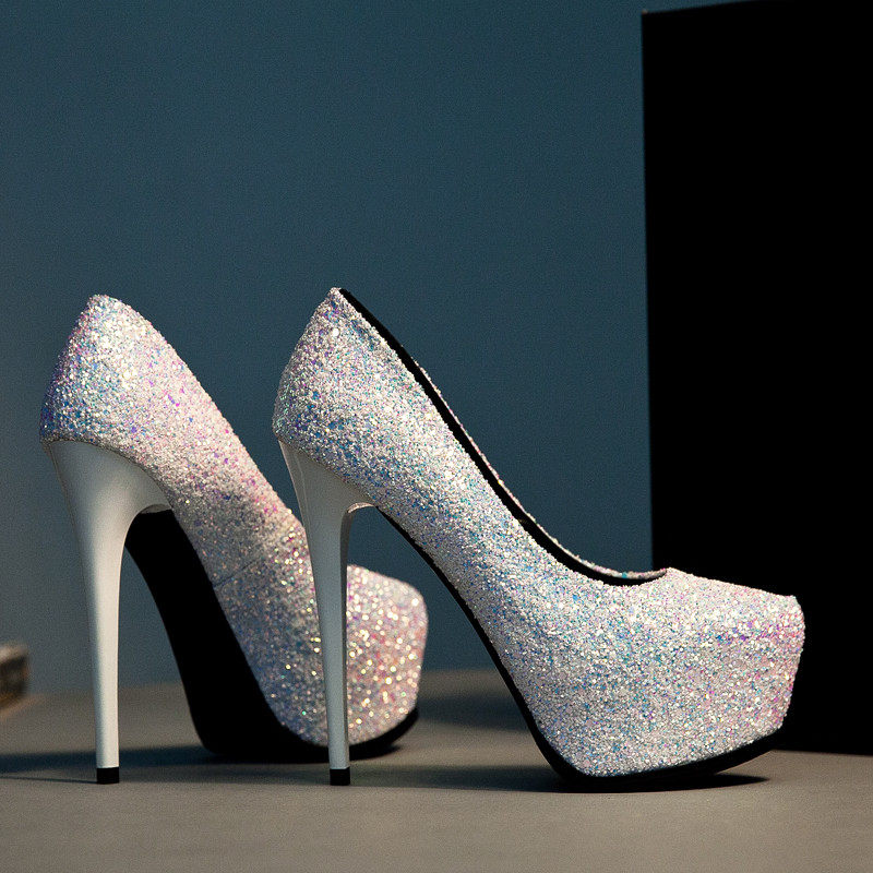 仙度瑞拉的水晶鞋 只为心爱之人